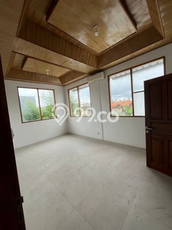 Rumah Modern 3 KT di Kerobokan Badung Semi Furnished Rumah Modern 3 KT di Kerobokan Badung Semi Furnished