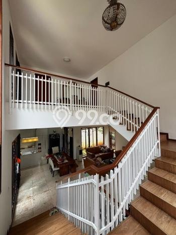 Dijual Rumah Mewah Elegan Dengan View Eksklusif di Bintaro, Tangerang Selatan Dijual Rumah Mewah Elegan Dengan View Eksklusif di Bintaro, Tangerang Selatan