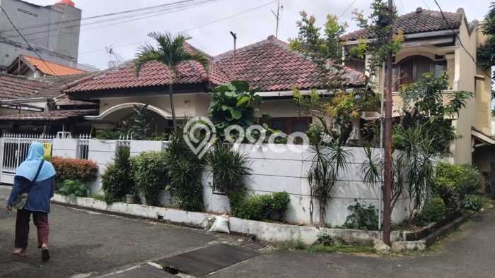 Siap Huni Hunian Elit 12 Kamar di Mampang Prapatan Dekat ke Mana Pun Siap Huni Hunian Elit 12 Kamar di Mampang Prapatan Dekat ke Mana Pun