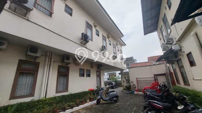 Siap Huni Rumah Mewah 23 Kamar di Kebayoran Baru Dekat ke Mana Pun Siap Huni Rumah Mewah 23 Kamar di Kebayoran Baru Dekat ke Mana Pun