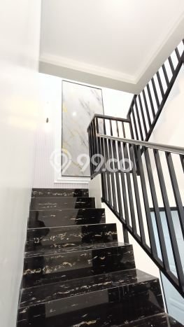 Dijual Rumah Premium dengan Fasilitas Sekitar Lengkap di BSD, Tangerang Selatan Dijual Rumah Premium dengan Fasilitas Sekitar Lengkap di BSD, Tangerang Selatan