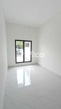 For Sale! Luxury House LT 135m2 Desain Modern di BSD For Sale! Luxury House LT 135m2 Desain Modern di BSD