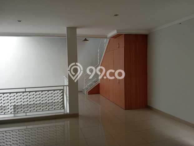 Rumah Mewah LB 340m2 Siap Huni Desain Elegan di BSD, Tangerang Rumah Mewah LB 340m2 Siap Huni Desain Elegan di BSD, Tangerang