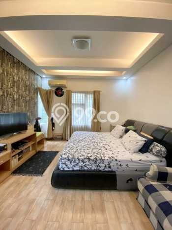Rumah Elit Modern Tanpa Renovasi di Pondok Indah Jakarta Selatan Rumah Elit Modern Tanpa Renovasi di Pondok Indah Jakarta Selatan