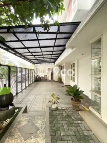 Rumah Elit Modern Tanpa Renovasi di Pondok Indah Jakarta Selatan Rumah Elit Modern Tanpa Renovasi di Pondok Indah Jakarta Selatan