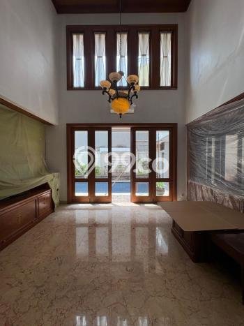 Rumah Luxury Modern Tanpa Renovasi di Pondok Indah Jakarta Selatan Rumah Luxury Modern Tanpa Renovasi di Pondok Indah Jakarta Selatan