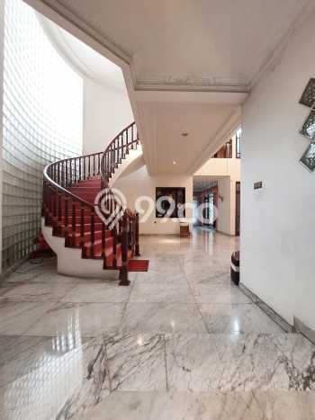 Dijual Rumah Premium dengan Fasilitas Sekitar Lengkap di Menteng, Jakarta Pusat Dijual Rumah Premium dengan Fasilitas Sekitar Lengkap di Menteng, Jakarta Pusat