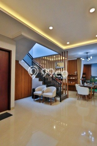 Hunian Elit LB 200m2 Siap Pakai Desain Elegan di Pondok Indah, Jakarta Selatan Hunian Elit LB 200m2 Siap Pakai Desain Elegan di Pondok Indah, Jakarta Selatan