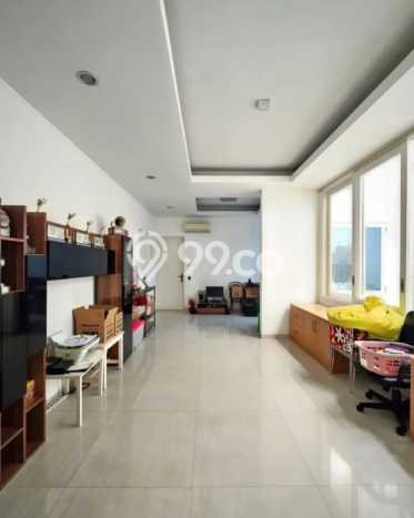 Rumah Elit Modern Tanpa Renovasi di Pondok Indah Jakarta Selatan Rumah Elit Modern Tanpa Renovasi di Pondok Indah Jakarta Selatan