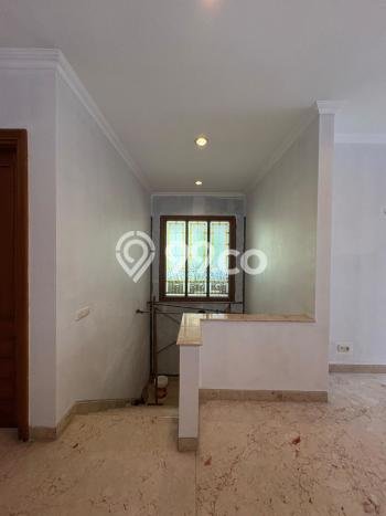 Rumah Luxury Modern Tanpa Renovasi di Pondok Indah Jakarta Selatan Rumah Luxury Modern Tanpa Renovasi di Pondok Indah Jakarta Selatan