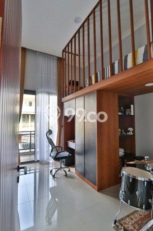 Hunian Elit LB 200m2 Siap Pakai Desain Elegan di Pondok Indah, Jakarta Selatan Hunian Elit LB 200m2 Siap Pakai Desain Elegan di Pondok Indah, Jakarta Selatan