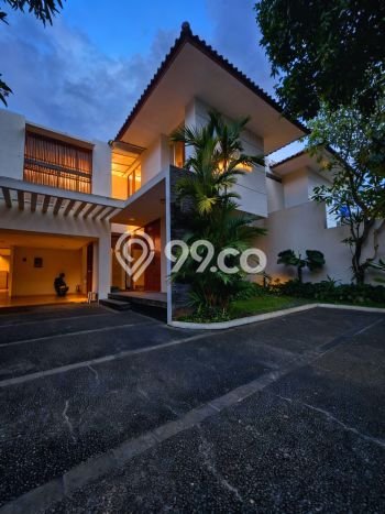 Hunian Minimalis dengan LT 650m2 & LB 450m2 Disewakan di Kemang Hunian Minimalis dengan LT 650m2 & LB 450m2 Disewakan di Kemang