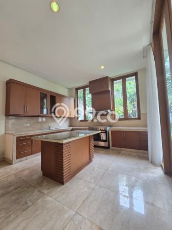 Hunian Minimalis dengan LT 650m2 & LB 450m2 Disewakan di Kemang Hunian Minimalis dengan LT 650m2 & LB 450m2 Disewakan di Kemang