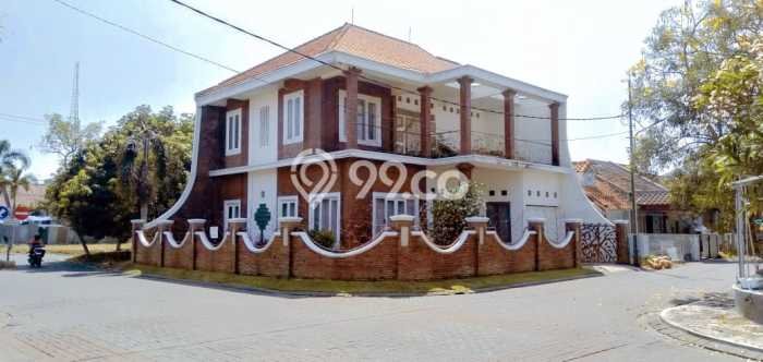Rumah Mewah LB 280m2 Siap Pakai Desain Elegan di Citraland, Surabaya Rumah Mewah LB 280m2 Siap Pakai Desain Elegan di Citraland, Surabaya