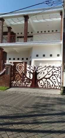 Rumah Mewah LB 280m2 Siap Pakai Desain Elegan di Citraland, Surabaya Rumah Mewah LB 280m2 Siap Pakai Desain Elegan di Citraland, Surabaya