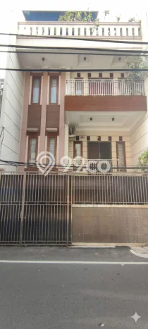 Siap Huni Rumah Mewah 4 Kamar di Pademangan Dekat ke Mana Pun Siap Huni Rumah Mewah 4 Kamar di Pademangan Dekat ke Mana Pun