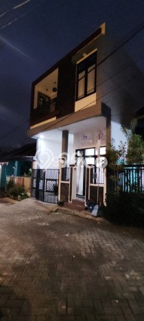 Hunian Cantik Minimalis Lb 172m2 di Blimbing, Malang Hunian Cantik Minimalis Lb 172m2 di Blimbing, Malang