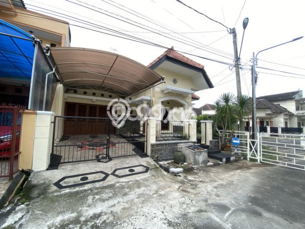 Jual Rumah Favorit Siap Huni LB 200m2 di Blimbing, Malang Jual Rumah Favorit Siap Huni LB 200m2 di Blimbing, Malang