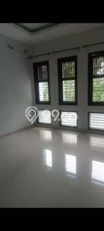 Disewakan! Rumah 4 Kamar Tidur &
3 Kamar Mandi di Kemang Pratama, Bekasi Disewakan! Rumah 4 Kamar Tidur &
3 Kamar Mandi di Kemang Pratama, Bekasi