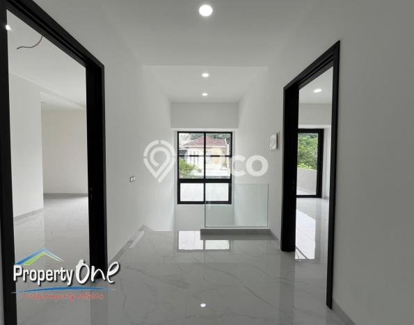 Dijual Rumah Premium dengan Fasilitas Sekitar Lengkap di BSD, Tangerang Selatan Dijual Rumah Premium dengan Fasilitas Sekitar Lengkap di BSD, Tangerang Selatan
