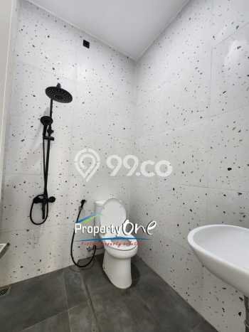 Rumah Strategis Modern Lb 148m2 di Serpong, Tangerang Selatan Rumah Strategis Modern Lb 148m2 di Serpong, Tangerang Selatan