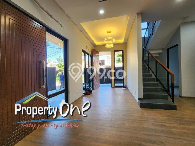 Hunian Mewah Dijual LT 159m2 di BSD, Tangerang Selatan Hunian Mewah Dijual LT 159m2 di BSD, Tangerang Selatan
