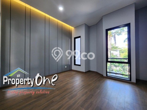 Hunian Mewah Dijual LT 159m2 di BSD, Tangerang Selatan Hunian Mewah Dijual LT 159m2 di BSD, Tangerang Selatan