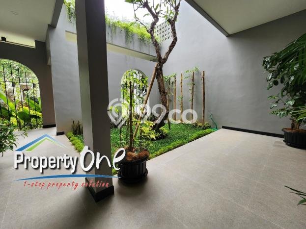 For Sale! Luxury House LT 252m2 Desain Modern di BSD City For Sale! Luxury House LT 252m2 Desain Modern di BSD City
