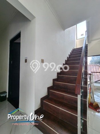 Kost Dijual di BSD dengan 24 KT dan Luas 750m2 Kost Dijual di BSD dengan 24 KT dan Luas 750m2