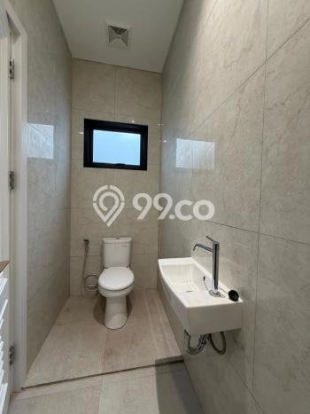 Rumah Eksklusif Siap Huni LT 142m2 di BSD, Tangerang Selatan Rumah Eksklusif Siap Huni LT 142m2 di BSD, Tangerang Selatan