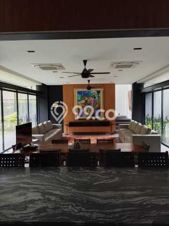 Hunian Mewah Siap Huni LT 700m2 di Kebayoran Baru, Jakarta Selatan Hunian Mewah Siap Huni LT 700m2 di Kebayoran Baru, Jakarta Selatan