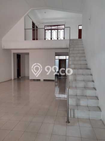 Siap Huni Rumah Mewah 5 Kamar di Kebayoran Baru Dekat ke Mana Pun Siap Huni Rumah Mewah 5 Kamar di Kebayoran Baru Dekat ke Mana Pun