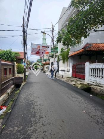 Ready to Use! Premium House LT 386m2 Desain Modern di Menteng Dalam Ready to Use! Premium House LT 386m2 Desain Modern di Menteng Dalam