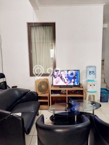 For Sale Rumah 5 Kamar Lokasi Ideal Nyaman dan Strategis di BSD For Sale Rumah 5 Kamar Lokasi Ideal Nyaman dan Strategis di BSD