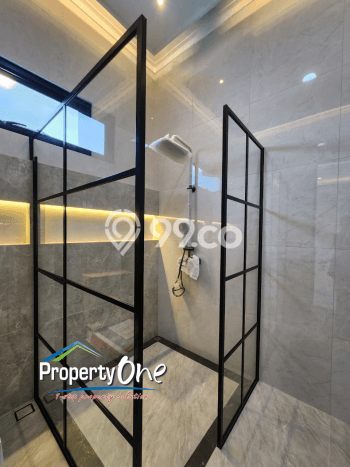 For Sale Rumah Mewah Exclusive di BSD, Tangerang Selatan For Sale Rumah Mewah Exclusive di BSD, Tangerang Selatan
