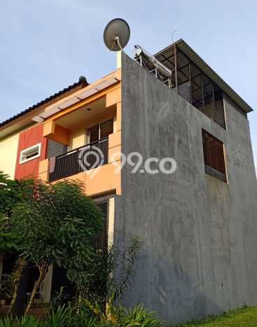 Hunian Eksklusif Siap Huni LT 203m2 di BSD, Tangerang Selatan Hunian Eksklusif Siap Huni LT 203m2 di BSD, Tangerang Selatan