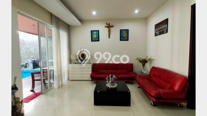 Hot Offer Hunian Mewah Ideal dan Luas di Dukuh Pakis, Surabaya Hot Offer Hunian Mewah Ideal dan Luas di Dukuh Pakis, Surabaya