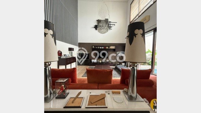 Dijual Rumah Premium dengan Fasilitas Sekitar Komplit di Wiyung, Surabaya Dijual Rumah Premium dengan Fasilitas Sekitar Komplit di Wiyung, Surabaya