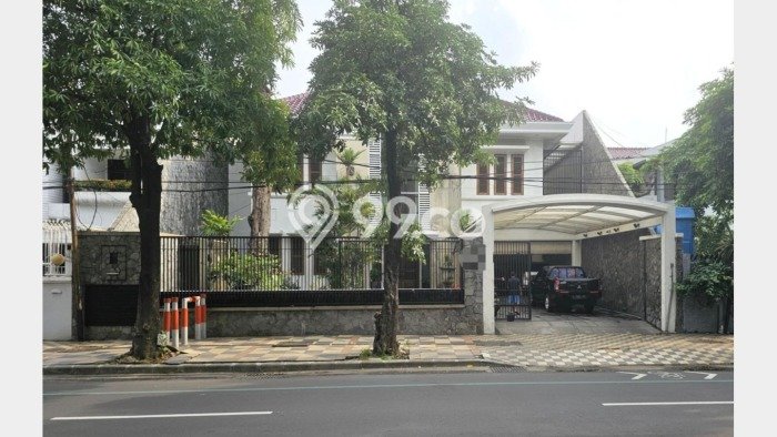 Rumah Mewah LB 1000m2 Siap Huni Desain Elegan di kertajaya, Surabaya Rumah Mewah LB 1000m2 Siap Huni Desain Elegan di kertajaya, Surabaya