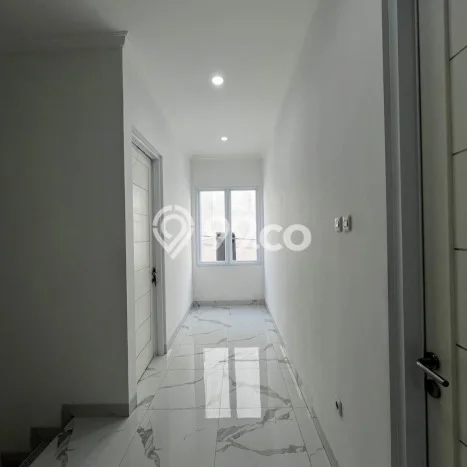 Rumah Modern 3 KT di Lebak Bulus Jakarta Selatan Unfurnished Rumah Modern 3 KT di Lebak Bulus Jakarta Selatan Unfurnished