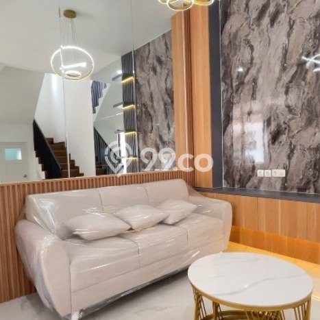 Jual Rumah Eksklusif 3 KT di Lebak Bulus, Jakarta Selatan Jual Rumah Eksklusif 3 KT di Lebak Bulus, Jakarta Selatan