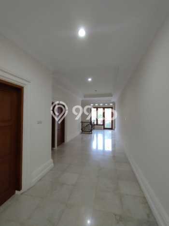Rumah Luxury Modern Tanpa Renovasi di Wijaya Jakarta Selatan Rumah Luxury Modern Tanpa Renovasi di Wijaya Jakarta Selatan