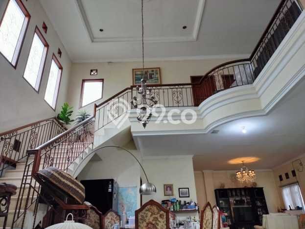 Ready to Use! Premium House LT 375m2 Desain Modern di Senopati Ready to Use! Premium House LT 375m2 Desain Modern di Senopati