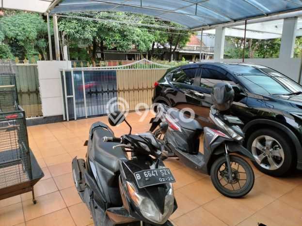Ready to Use! Premium House LT 375m2 Desain Modern di Senopati Ready to Use! Premium House LT 375m2 Desain Modern di Senopati