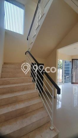 Ready to Use! Premium House LT 261m2 Desain Elegan di Cipete Ready to Use! Premium House LT 261m2 Desain Elegan di Cipete