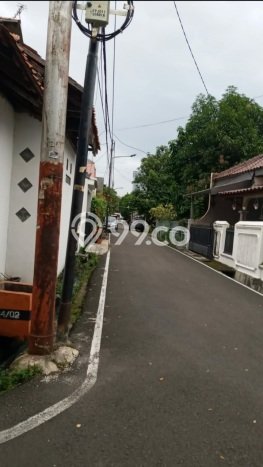 Rumah Luas Asri 3 KT Siap Pakai di Rawamangun Jakarta Timur Rumah Luas Asri 3 KT Siap Pakai di Rawamangun Jakarta Timur
