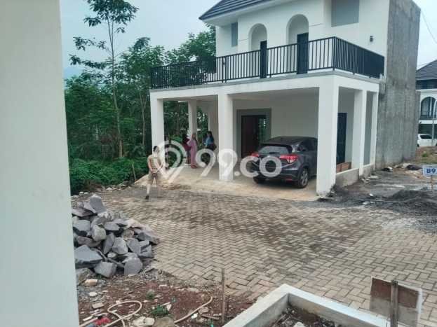Jual Rumah Favorit Siap Huni LB 120m2 di Banyumanik, Semarang Jual Rumah Favorit Siap Huni LB 120m2 di Banyumanik, Semarang