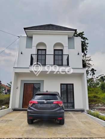 Jual Rumah Favorit Siap Huni LB 120m2 di Banyumanik, Semarang Jual Rumah Favorit Siap Huni LB 120m2 di Banyumanik, Semarang