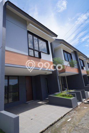 Jual Rumah Bagus Siap Huni LB 104m2 di BSD, Tangerang Selatan Jual Rumah Bagus Siap Huni LB 104m2 di BSD, Tangerang Selatan