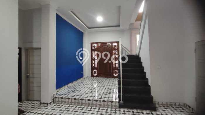 Disewakan! Rumah 5 Kamar Tidur &
3 Kamar Mandi di Panjer, Denpasar Disewakan! Rumah 5 Kamar Tidur &
3 Kamar Mandi di Panjer, Denpasar